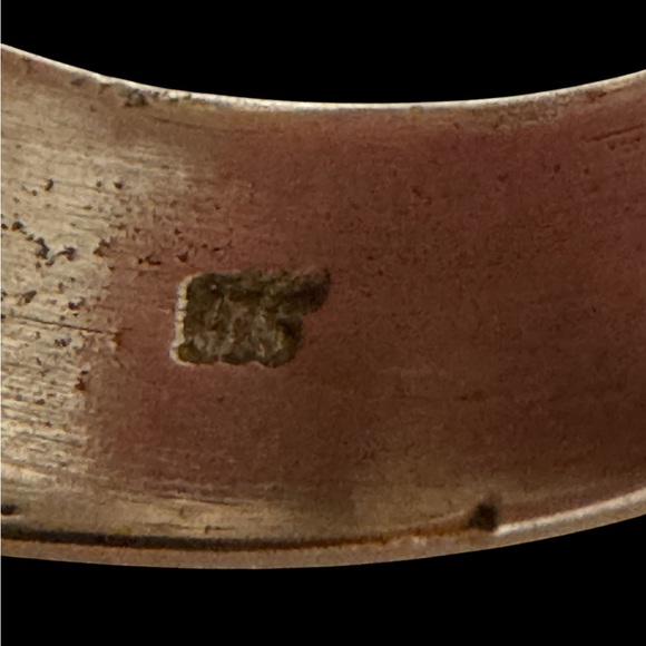 Vintage Native (?) Bear Sterling Silver Band Ring — Size 8 - Picture 8 of 9